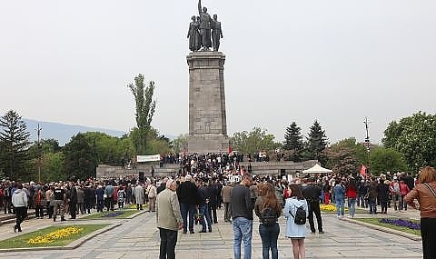 Трябва ли да бъде преместен Паметникът на съветската армия от Кжяжеската градинка?
