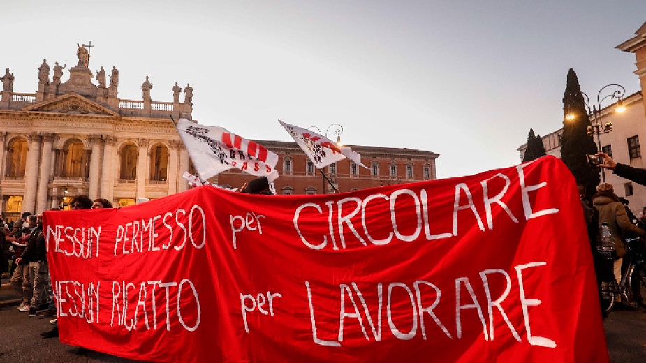 Нобелистът Люк Монтание на протеста срещу Сovid сертификатите в Италия