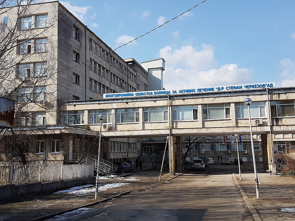 Поемат разходите за обучение на студенти по медицина срещу работа 5 години