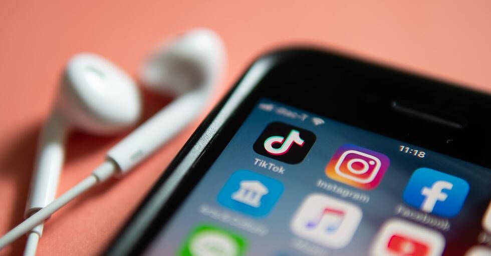 Facebook и Insragram въвеждат платен месечен абонамент