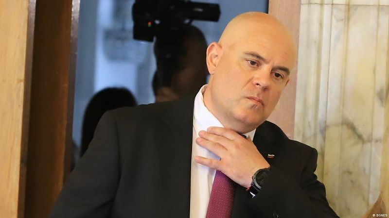 Атентат срещу главния прокурор Гешев, има съмнение за взривно устройство