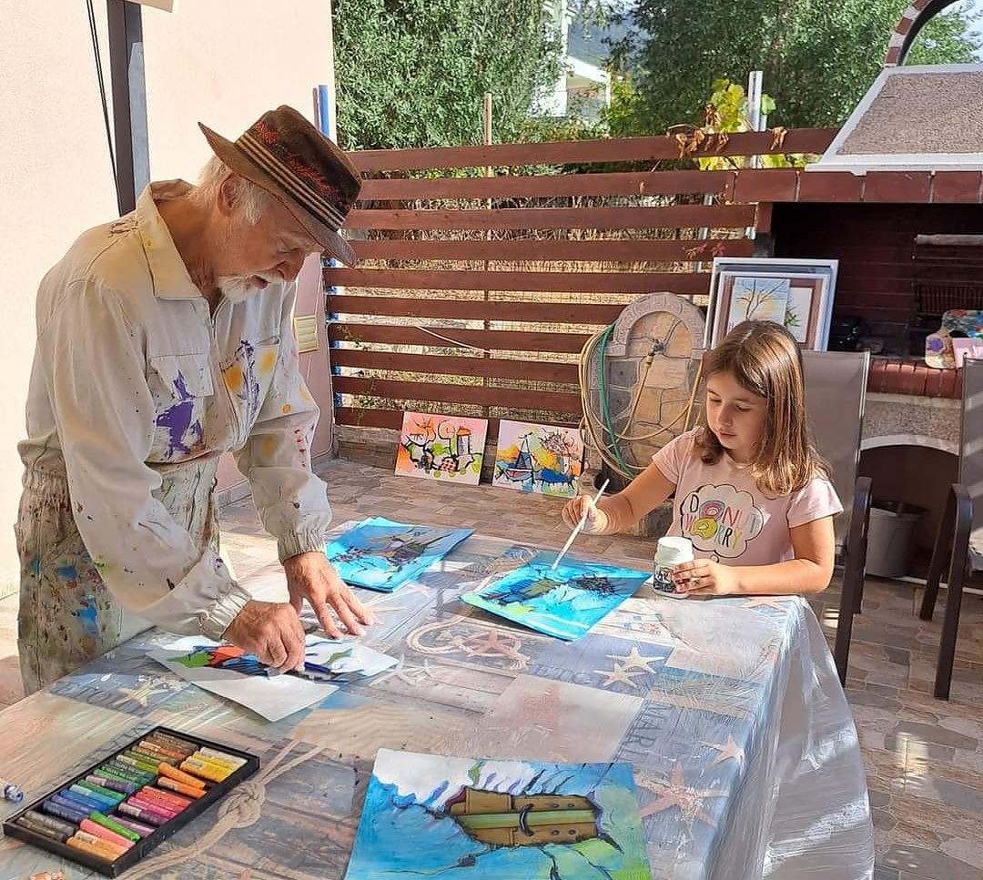 Иван Яхнаджиев с изложба със своя седемгодишна ученичка