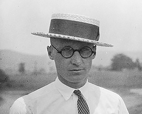 За преподаването на човешката еволюция учителят Джон Скоупс през 1926 г. в САЩ е осъден да заплати глоба.