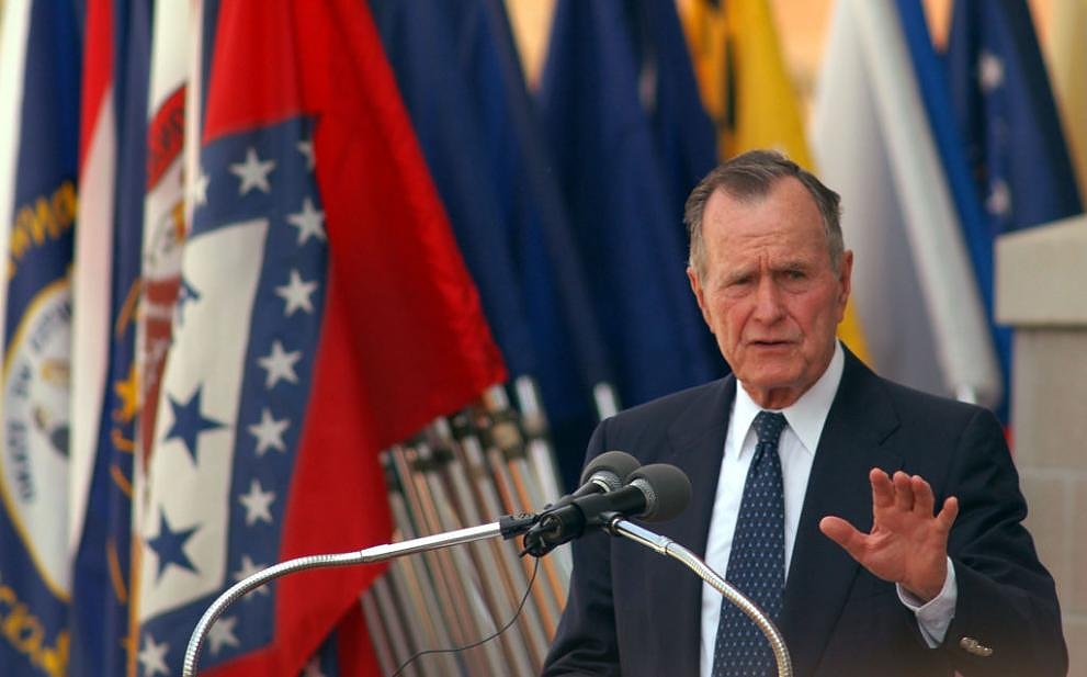 Президентът Джорж Буш-старши след стъпването си в длъжност официално отказва да яде броколи.