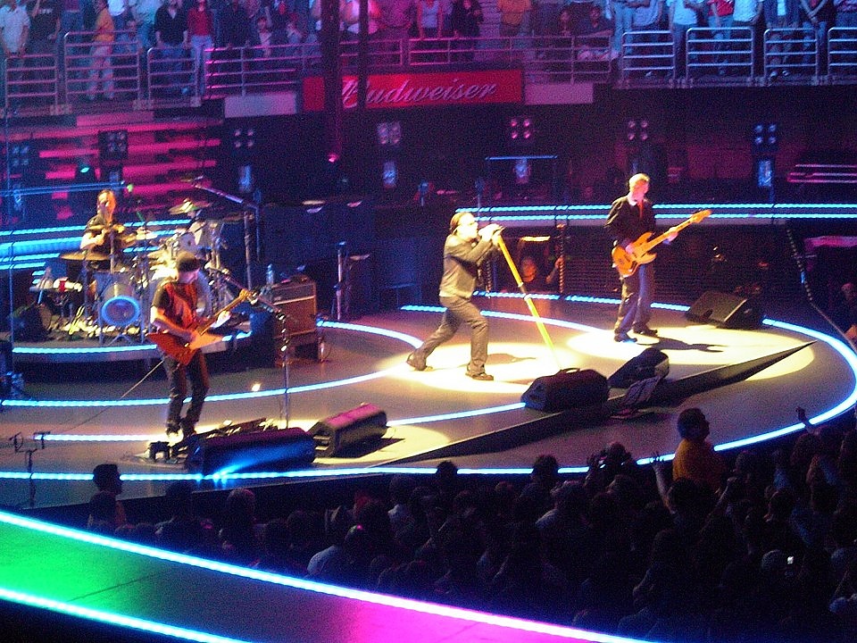 Музикалната група U2 е основана в Ейре.