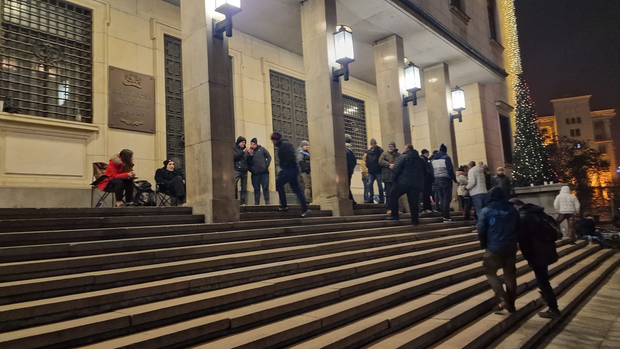 (БНБ) пуска в обращение сребърна възпоменателна монета на тема "175 години от рождението на Христо Ботев"