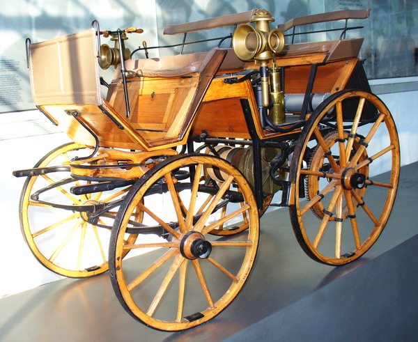 Моделът на Готлиб Даймлер от 1886 година