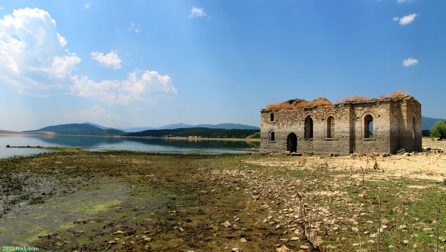 Потопената църква